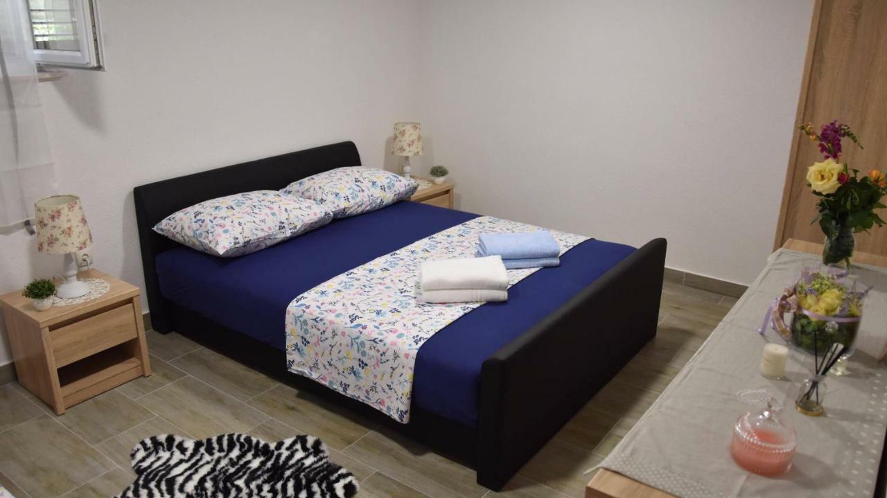 Апартаменты Apartman Kristina Сплит Экстерьер фото